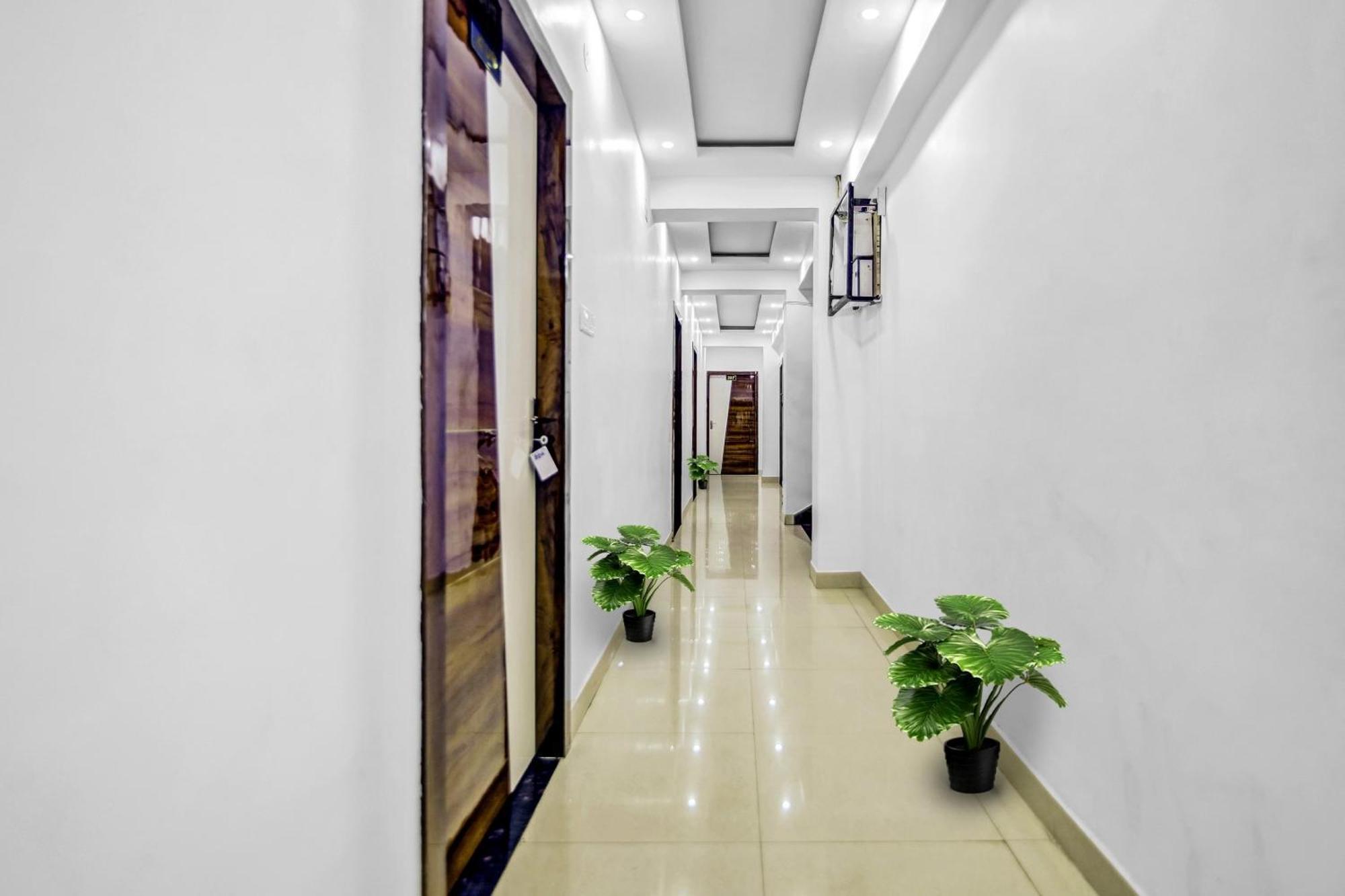 Capital O The Jumar Hotel Silwai Екстериор снимка